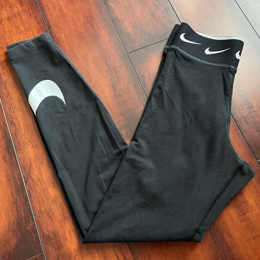 Juniors women’s size XS black Nike Leggings